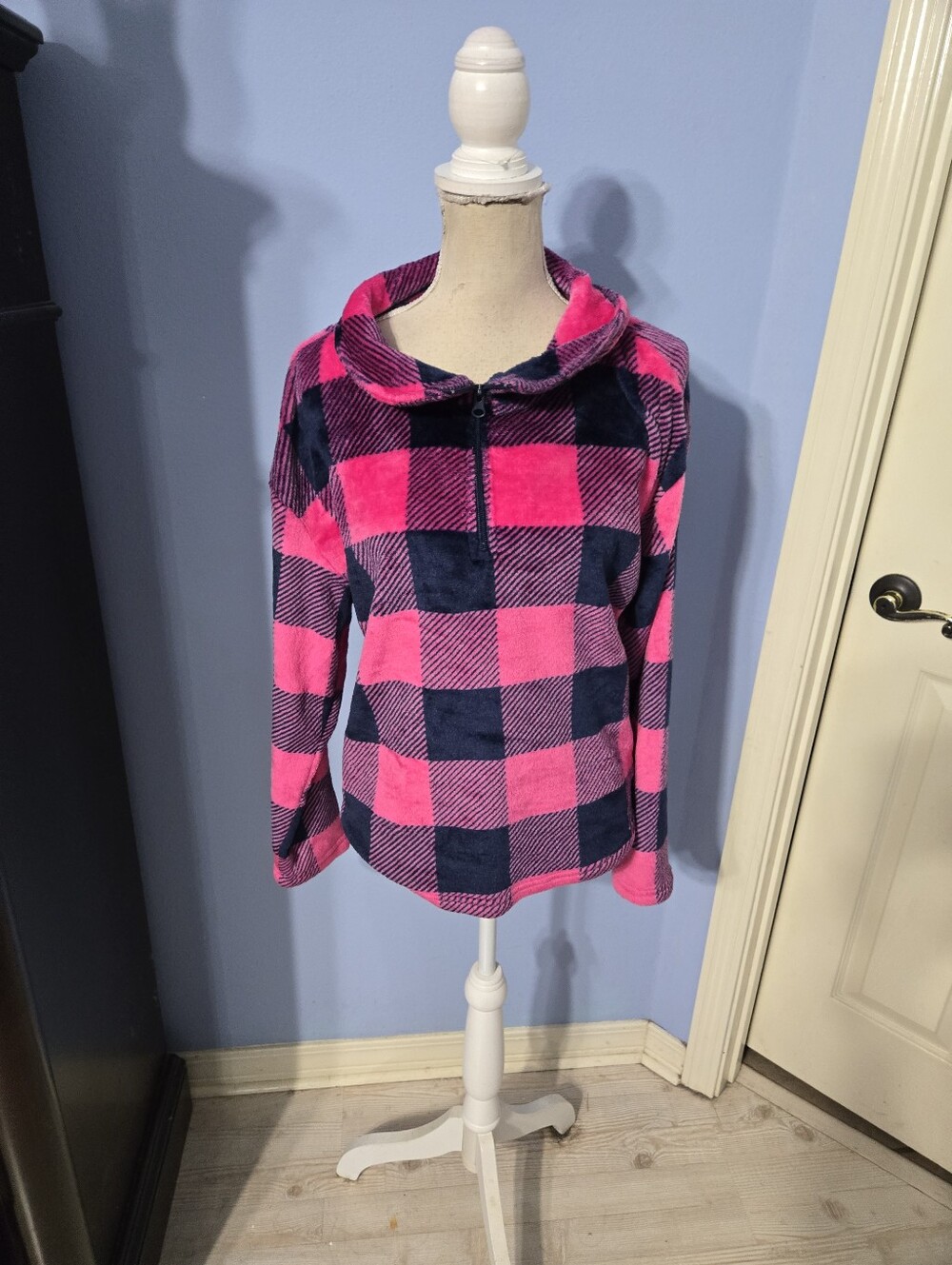 Crown & Ivy Large Womens Top